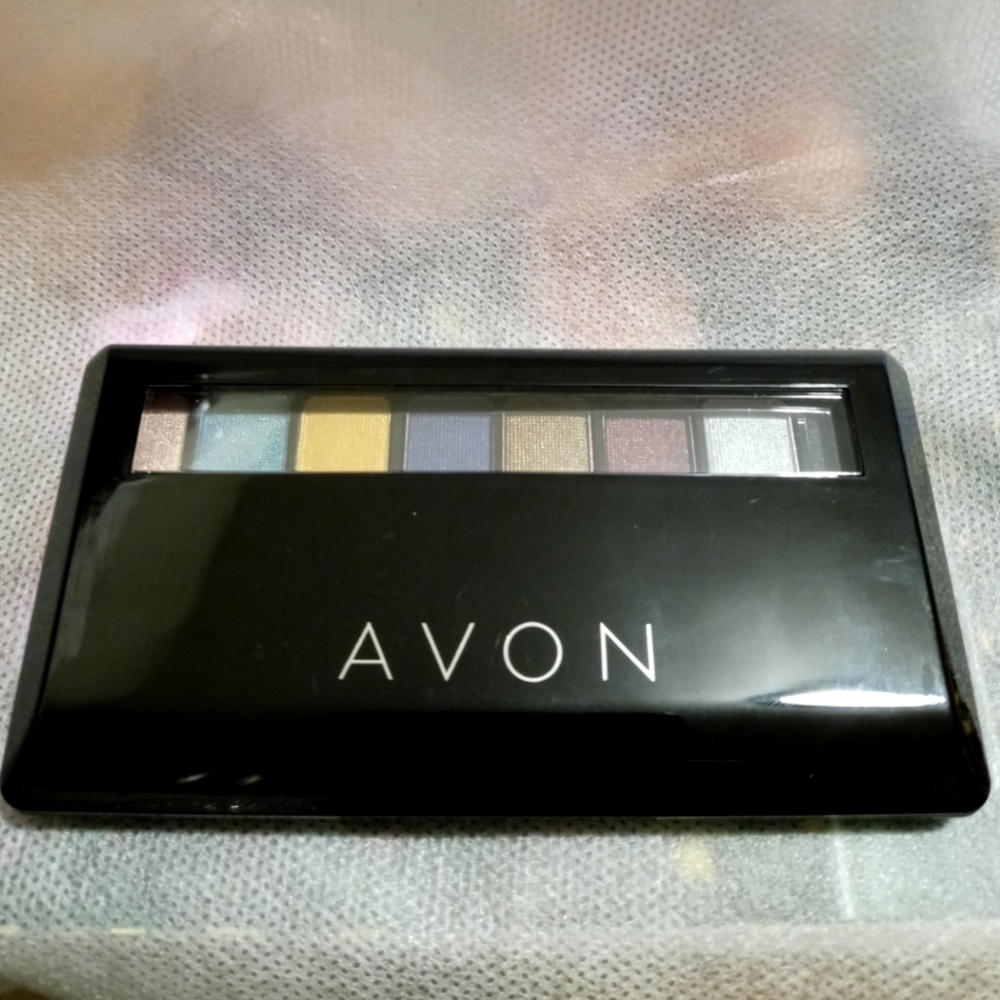 Avon True Color 8-in-1 Eyeshadow Palette - Picture 2 of 4